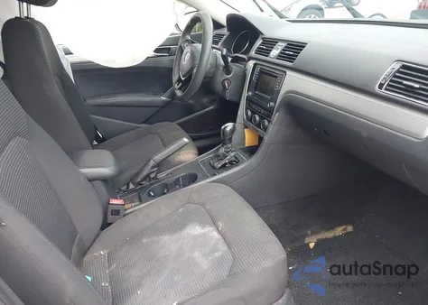 2017 Volkswagen Passat 1.8T S из США, поврежденный, VIN 1VWAT7A38HC085593